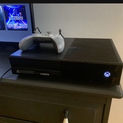 Xbox One 1TB Excellent Condition