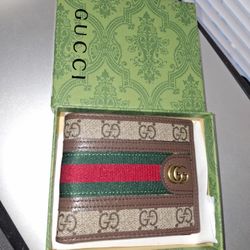 Gucci Wallet / New W Box