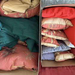 Bundle of comforters throw pillows pillowcases