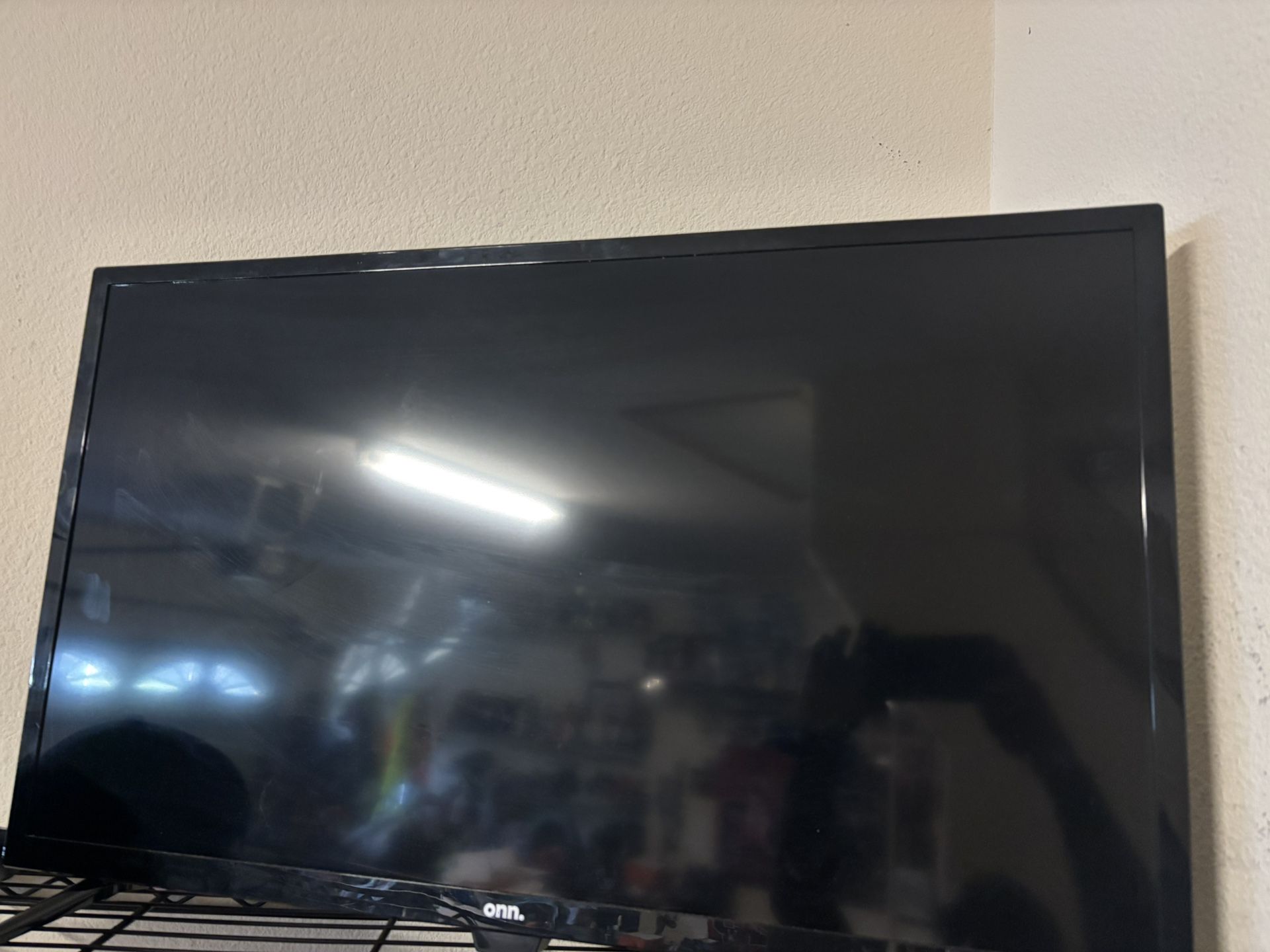 Onn 32 Inch Smart T.v