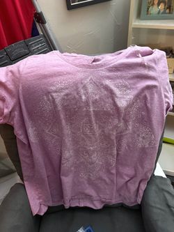 Women’s shirt size 2XL