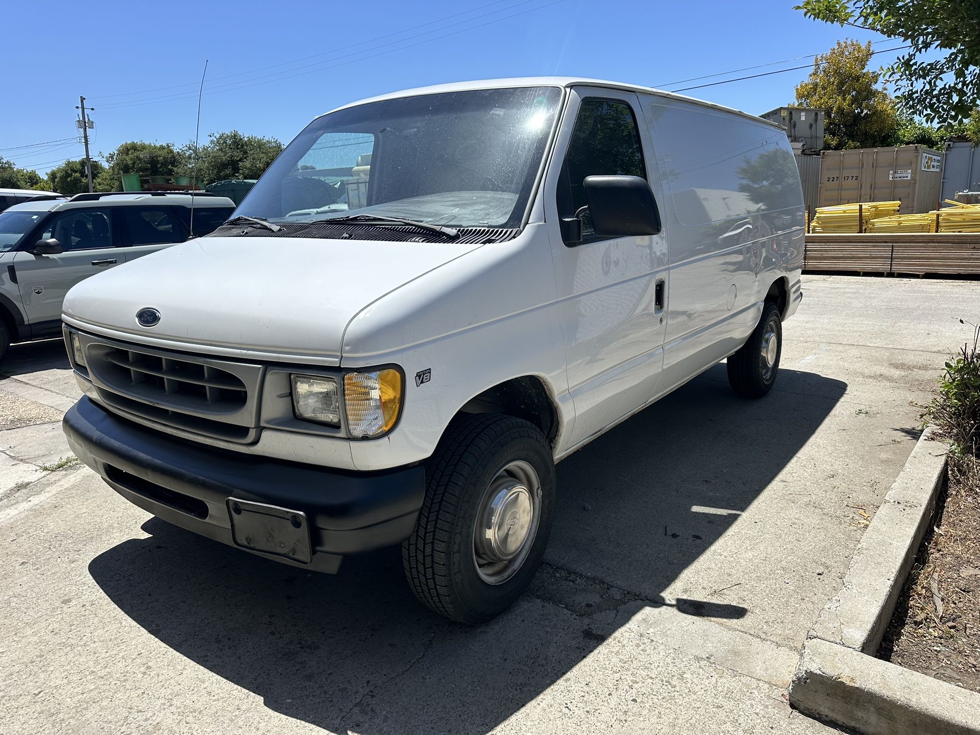 2000 Ford E-250