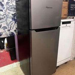 4.4. Cu ft Two Door Mini Refrigerator with Freezer, Stainless Steel, New, Freestanding Fridge Freezer
