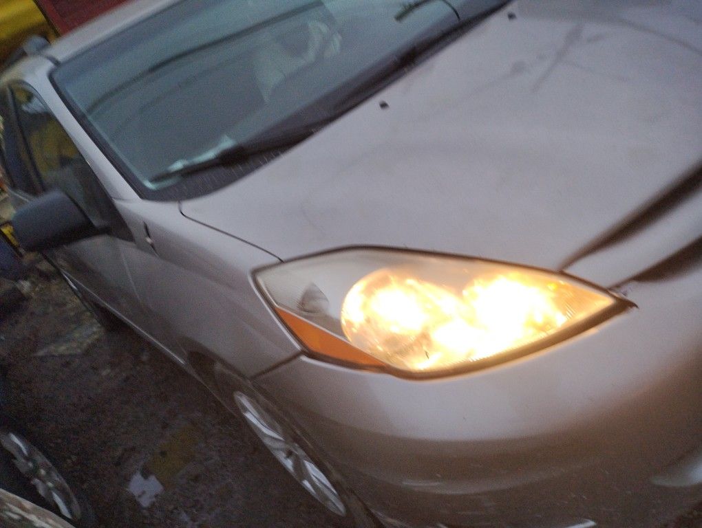 2006 Toyota Sienna