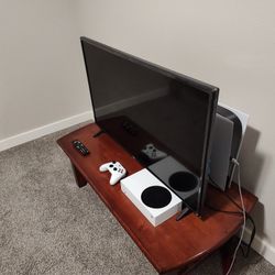 LG TV and Xbox Series S