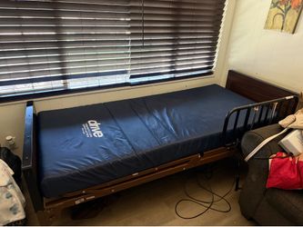 Hospital bed w/mattress