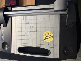 Fiskars Portable rotary paper cutter 12”