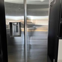 Samsung - 27.4 cu. ft. Side-by-Side Refrigerator with Large Capacity - Stainless steel