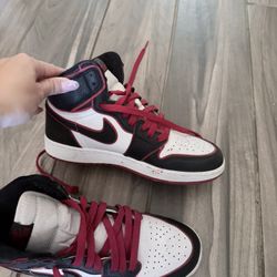 Air Jordan 1 Mid Sneakers 