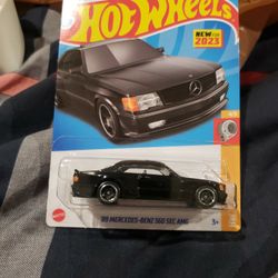 Hot wheels 89 mercedes benz 560 sec amg