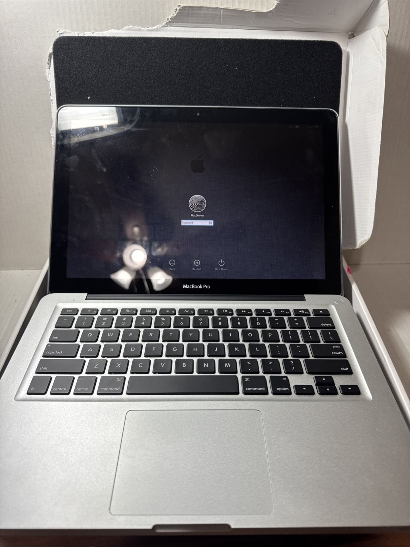 Apple MacBook Pro 13” 2012 Silver/Intel Core i5 2.40 GHz, 500 GB HD 16 GB Memory