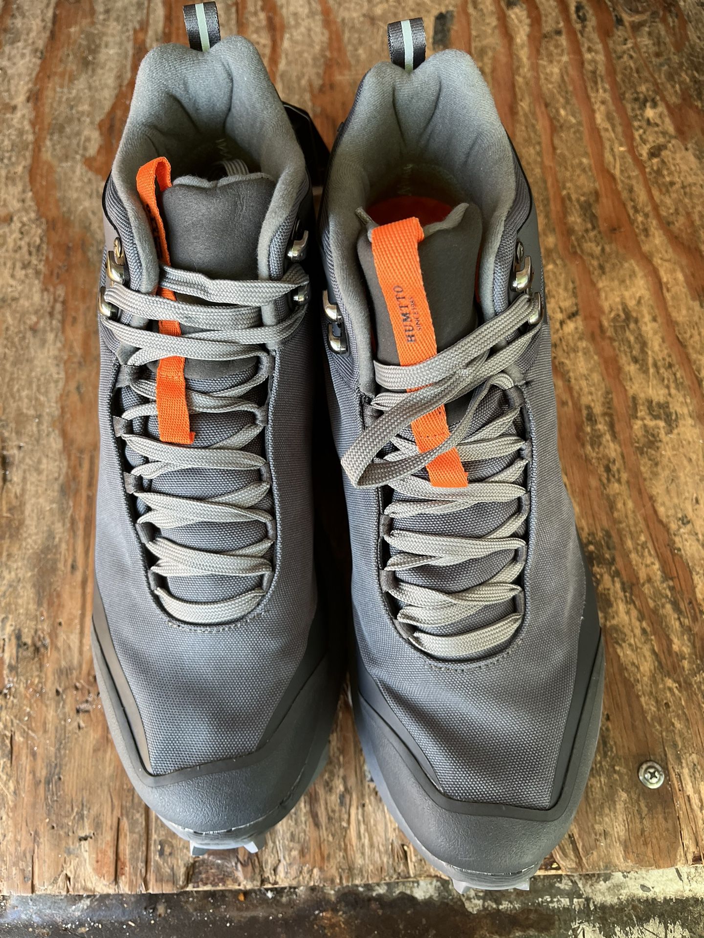:Hiking Boots Color: Grey US: 10M 