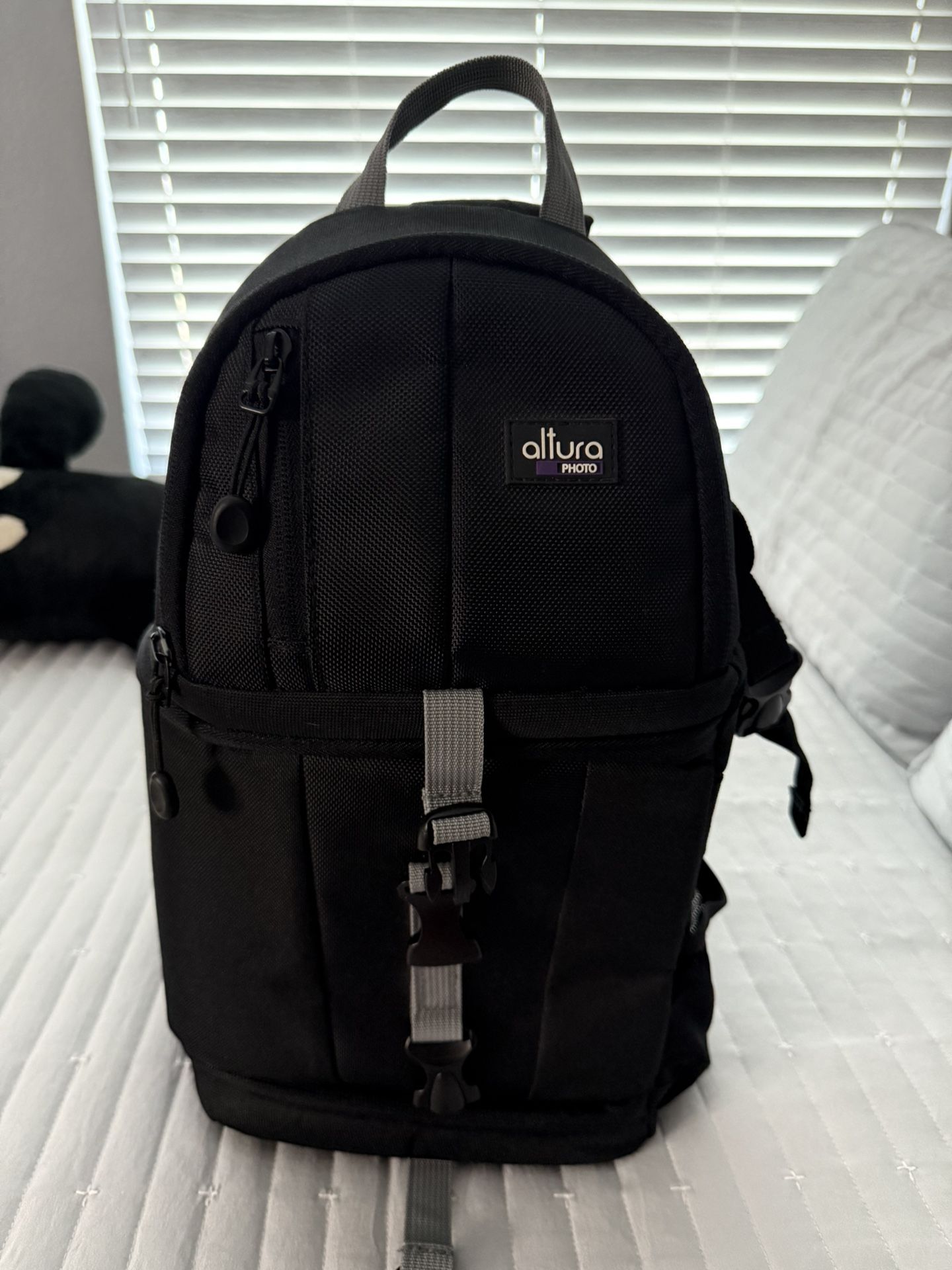 Altura Sling Camera Bag