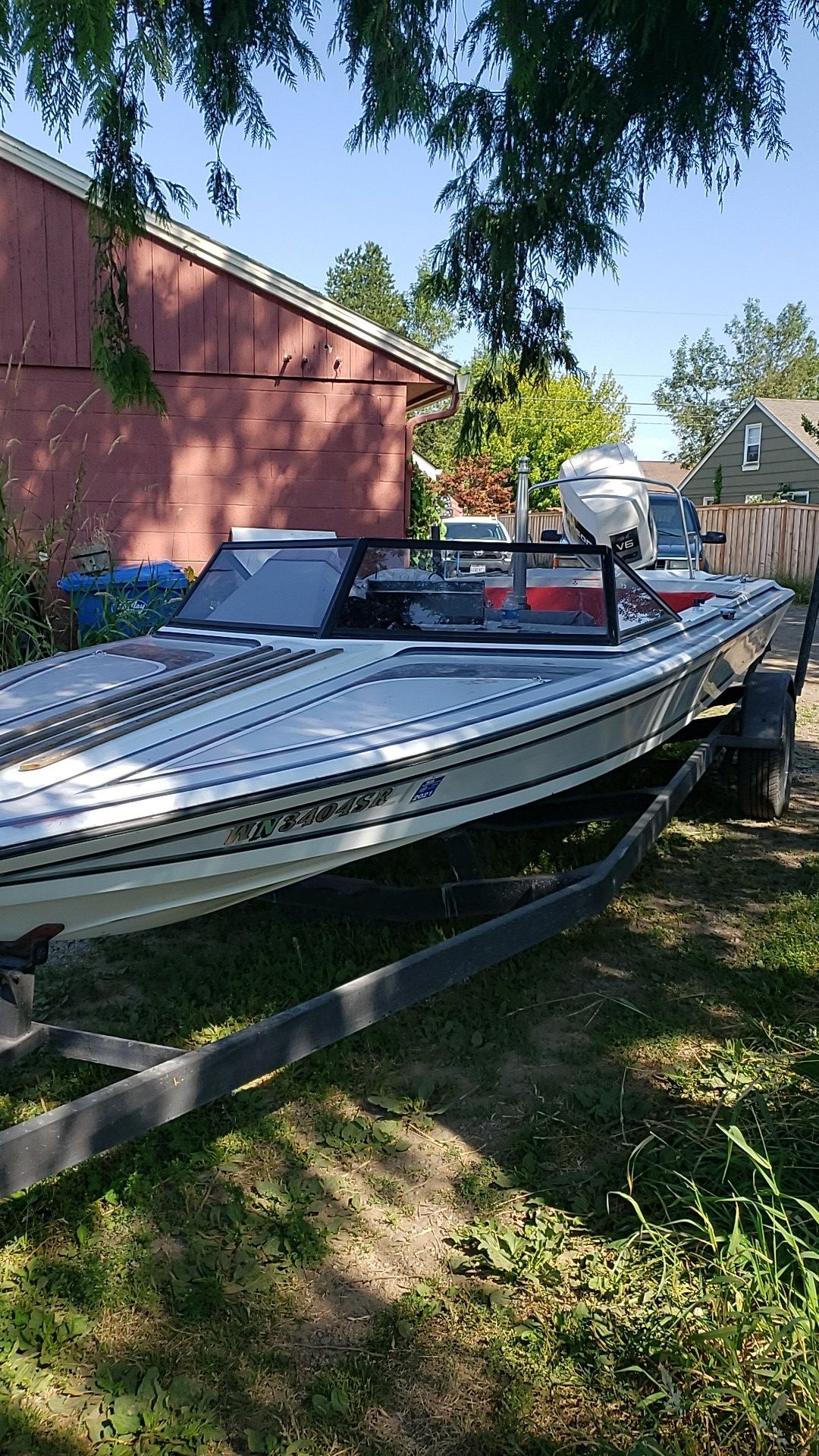 1988 Barefoot Sanger Ski Boat 225 Johnson