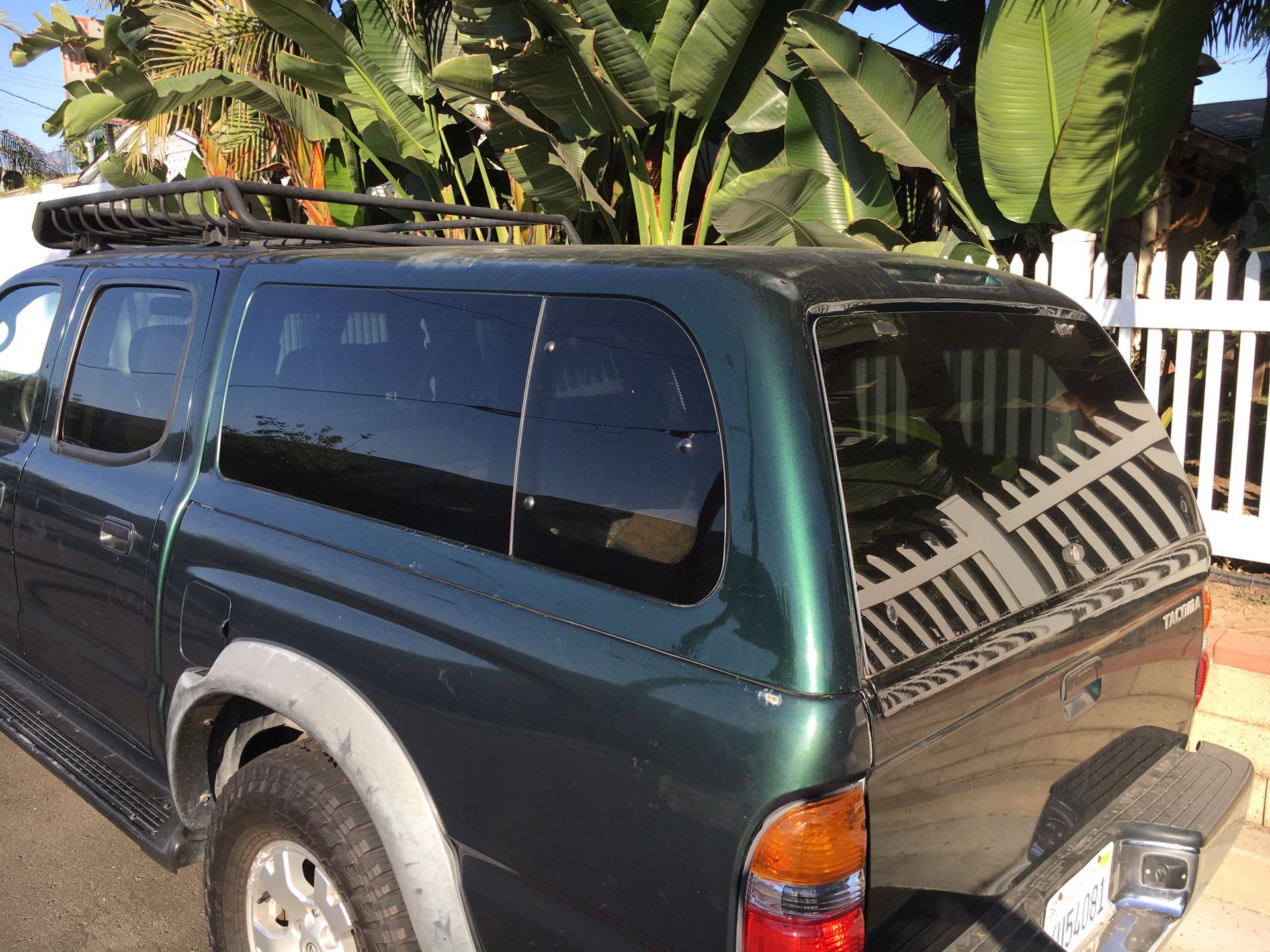 5’ Snugtop camper shell 1997-2004 Tacoma for Sale in Costa Mesa, CA ...