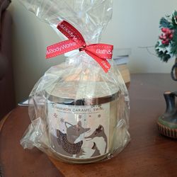 Bed Bath Beyond candle cinnamon caramel swirl.