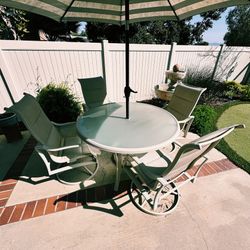 Patio Table + 4 Swivel Chairs