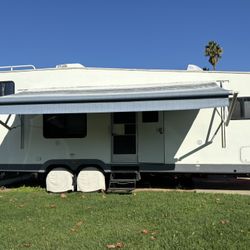 2009 Fleetwood Redline