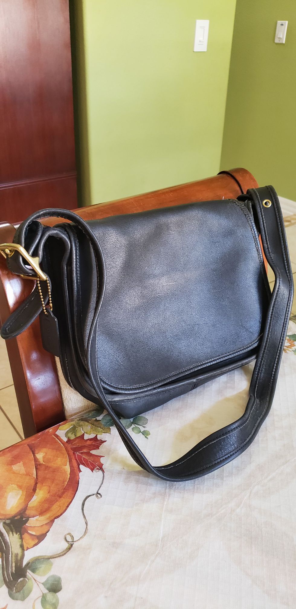 Coach Vintage black leather crossbody bag sling messenger purse