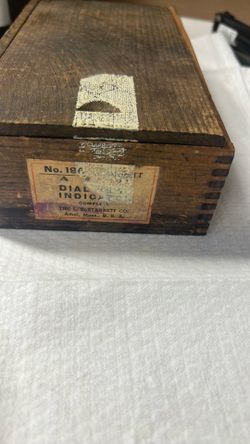 Vintage Starrett no. 196 dial indicator