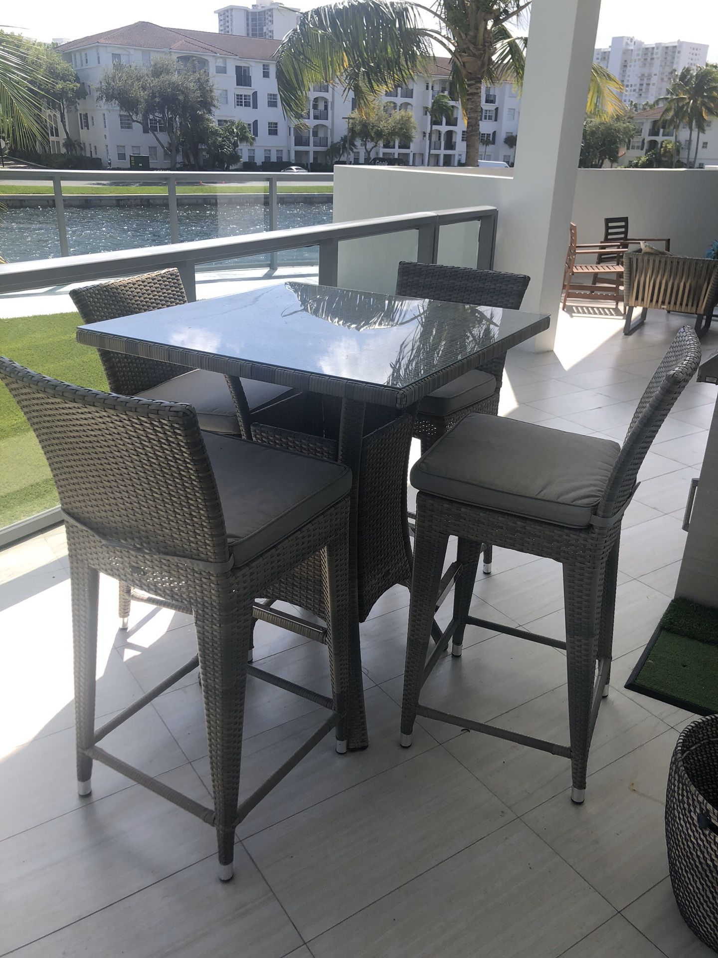 High outdoor table with 4 chairs of brand Island Club Outdoor 