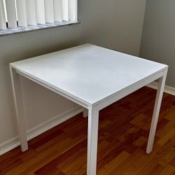 White Square Table Looks Like New