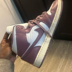 Air Jordan 1 Mid Pink/White Size 9 Women’s – Gently Used
