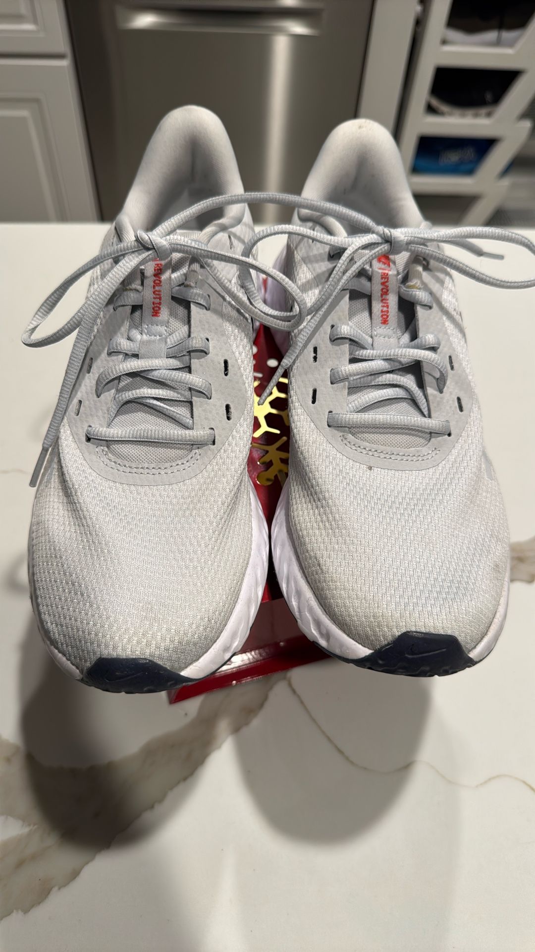 Nike Revolution Men’s Gymshoes 9.5   Only Worn Twice 