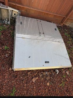 Diamond Plate Aluminum Truck Bed Topper