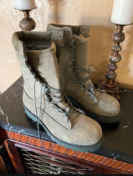 Brand New Insulated Military Water Proof Boots