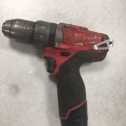 Milwaukee M12 Fuel 1/2” Drill Driver Brushless With 2.0 Battery