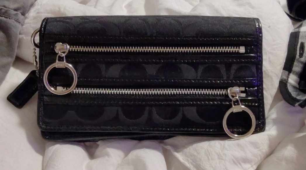 :::COACH Wallet:::