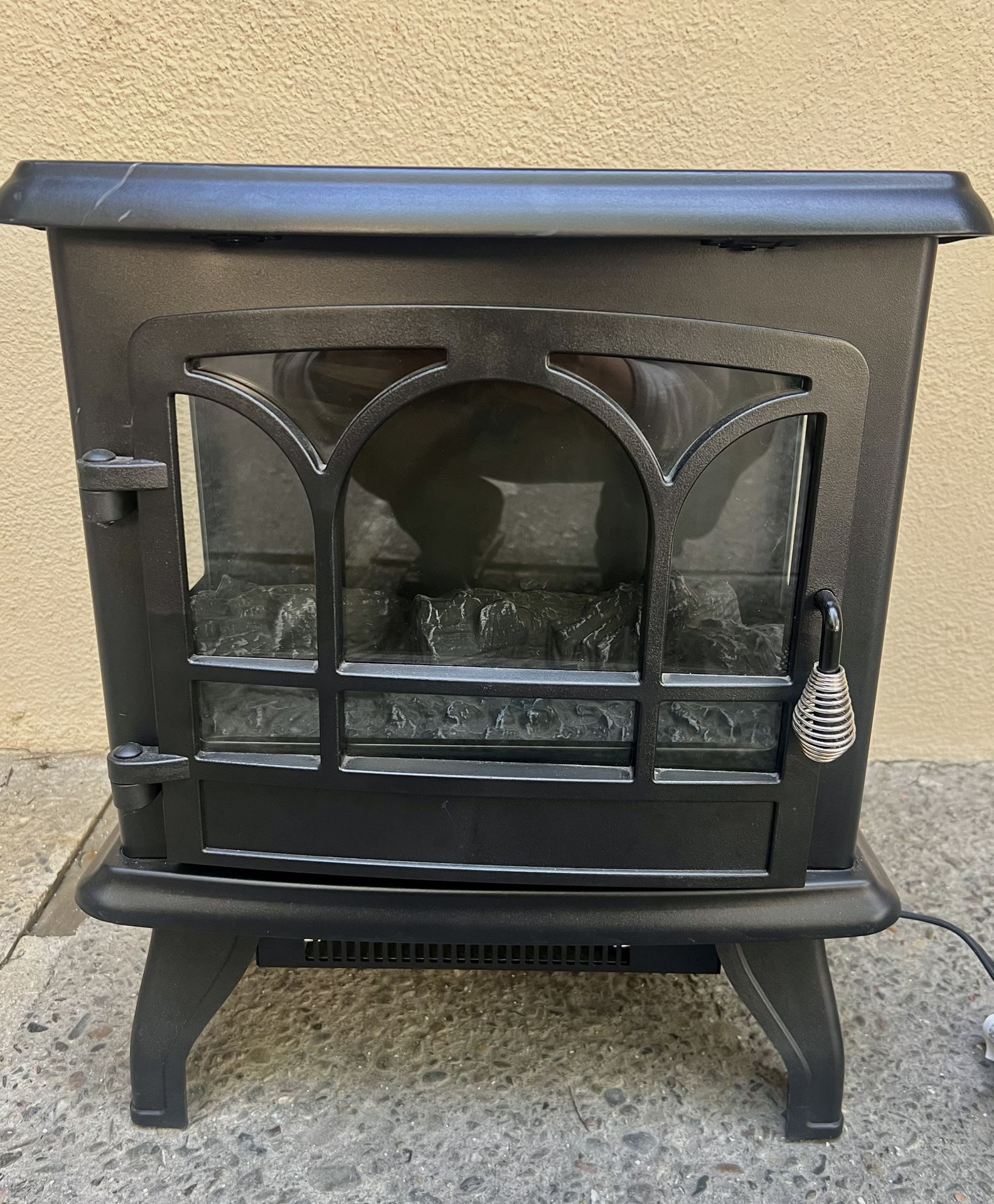 Vintage wood-stove design 1400W Electric Fireplace Heater