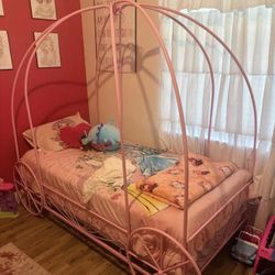 Carriage Bed 