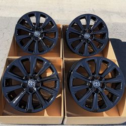 18” Toyota Grand Highlander XLE Original Rims In New Gloss Black Powder Coat
