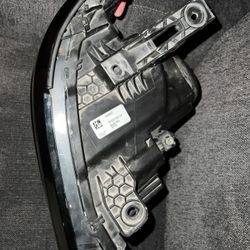 2014-2018 Chevy Silverado Headlight Passenger Side 