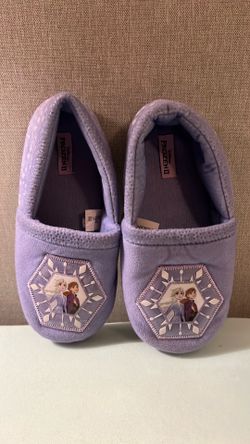 Frozen Slippers Size 1/2