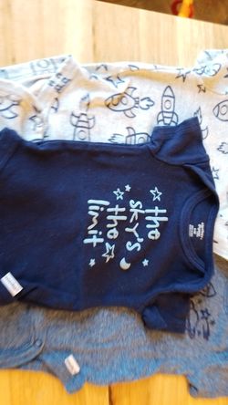 Gerber organic onsies 0-3 months baby clothes (3 included)