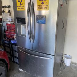 Frigidaire Refrigerator 