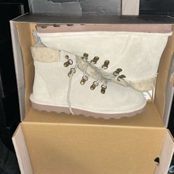 Bear Paw Boots Size 11 Brand New 