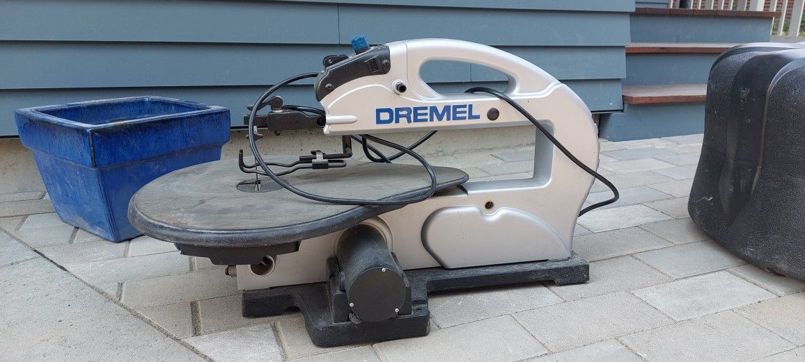 Dremel - 18" Scroll Saw