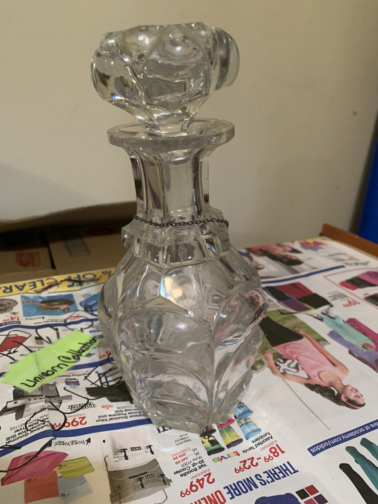 Modern glass Liquor scotch holder with top