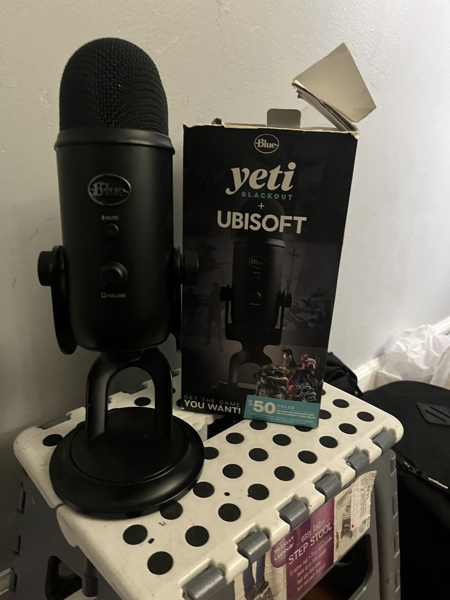 Blue Yeti Mic Used Once Still Like New