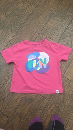 Fun pink shirt size:4-5 xs