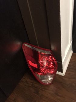 2008 Toyota RAV4 left Tail light