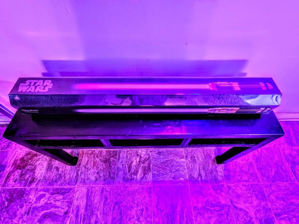 Star Wars Disney Deluxe Purple Lightsaber ***NEW***