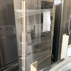New Out Box LG French Door Refrigerator With Instaview Door-In Door