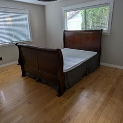 Wooden Queen Size Sleigh Bed
