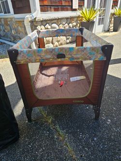 Pack N Play - Cosco