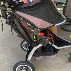 Stroller B.0 B Buenas Condiciones Limpia Llantas Casi Nuevas Poco Uso 